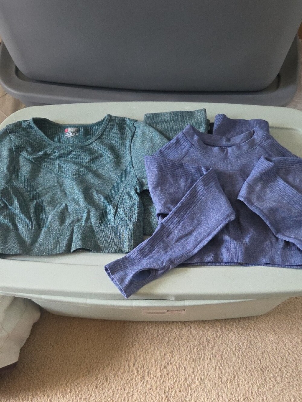 Seamless Workout Set - Teal Top & Lavender Leggings - Picture 4 of 7